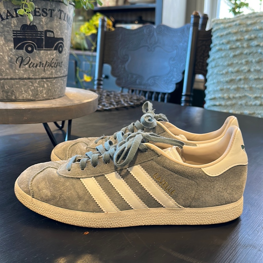 Adidas Gazelle Sneakers! Great condition!!!